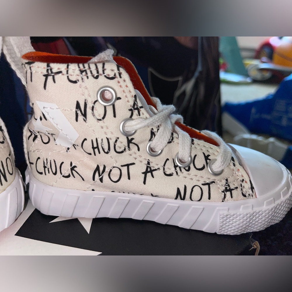 Converse - Picture 10 of 13